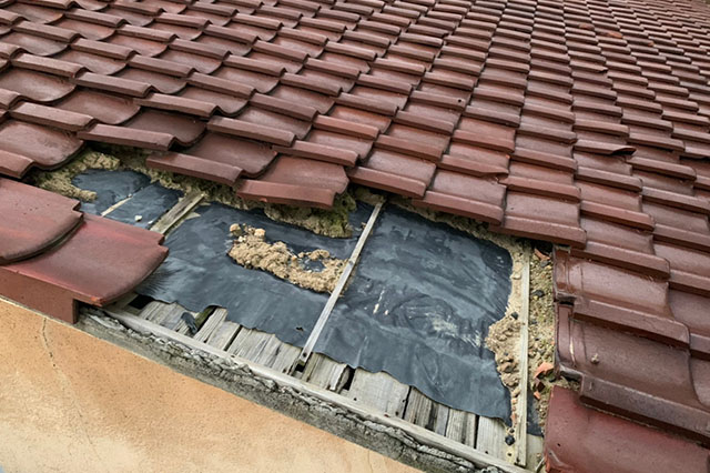 roof tile repair